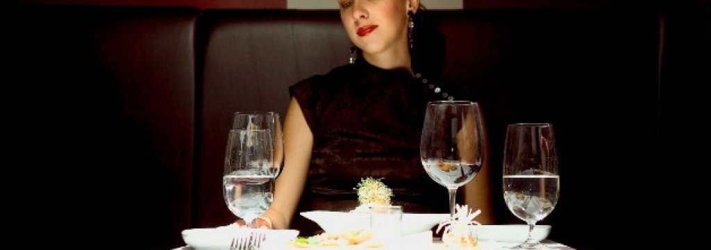 120405085733-solo-diner-story-top