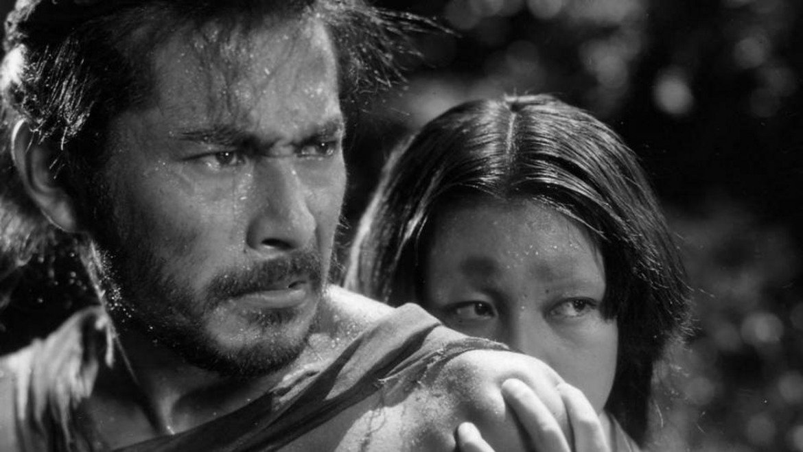 4. Rashomon / "Рашомон" (Акира Куросава, 1950 г.) - японски Безспорно един от най-добрите и многопластови филми на Куросава, "Рашомон" разказва историята на едно изнасилване и последвалото го убийство, но го представя през различните гледни точки на отделните герои. Впоследствие този ефект на предаване на историята ще бъде наречен "Ефектът на Рашомон".  