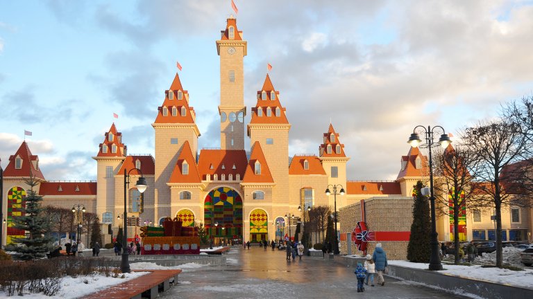 Руснаците мечтаят за "Дисниленд", най-малкото за да догонят американците