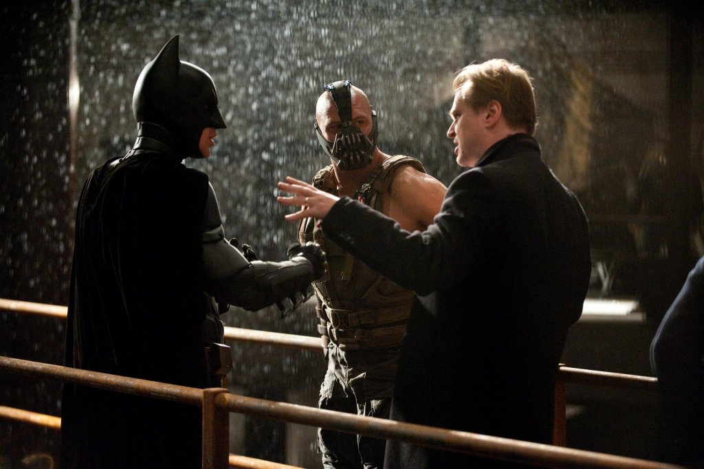 The Dark Knight Rises, 2012 
Във финалната част от поредицата за Черния рицар, Нолан вдъхва сили на сломения Батман за една последна битка – тази лице в лице с Бейн. Целта на злодея е да унищожи Готам, сеейки хаос навсякъде. Това несъмнено не е най-д