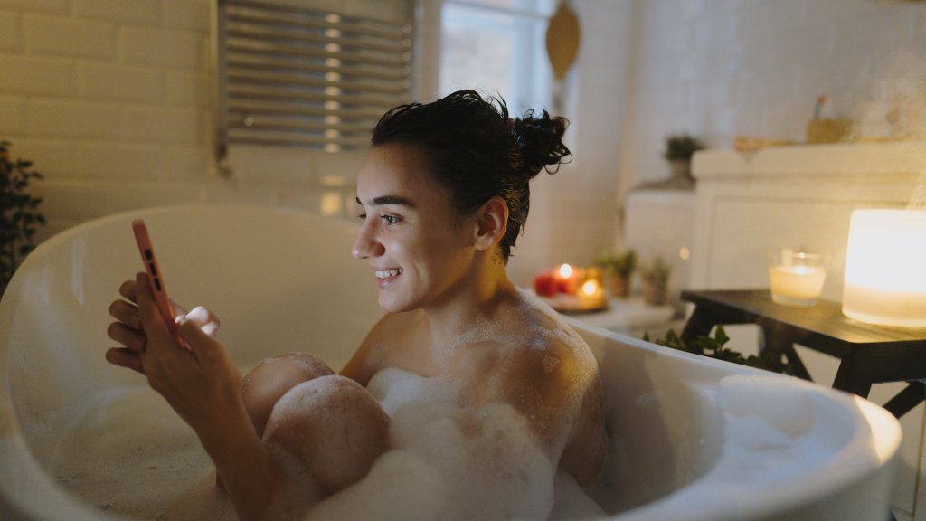 8 места, на които да НЕ държите телефона