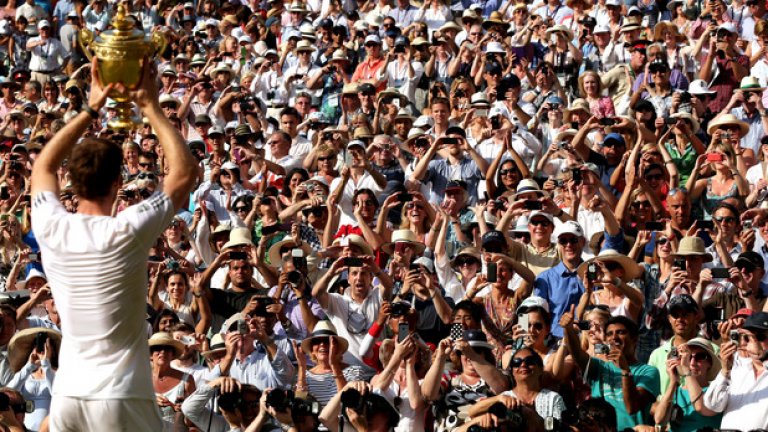 2013 г. След 76 години Великобритания си отдъхна - Анди Мъри взе титлата и осмисли лятото на британските фенове, побеждавайки на финала Новак Джокович в три сета. "Атмосферата беше като на футболен мач", спомня си Ноле. Мъри написа история.