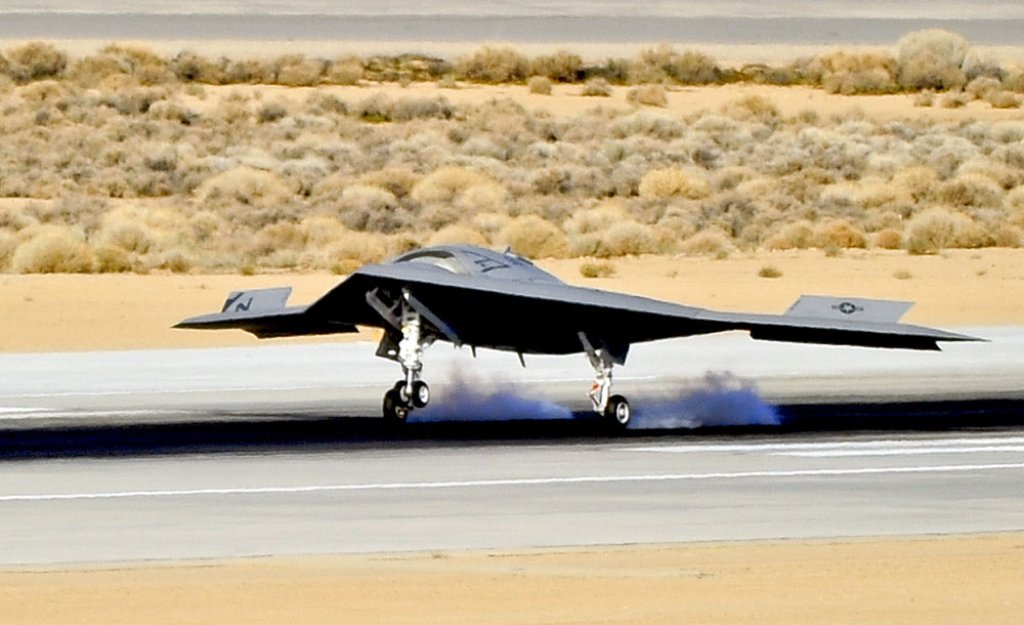 X-47B-First-Flight-Landing
