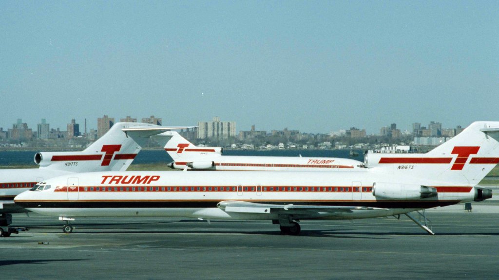 Donald Trump  Plane  Shuttle