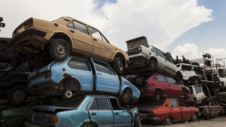 Aвтомобилите, извадени от движение, съдържат редица ценни материали