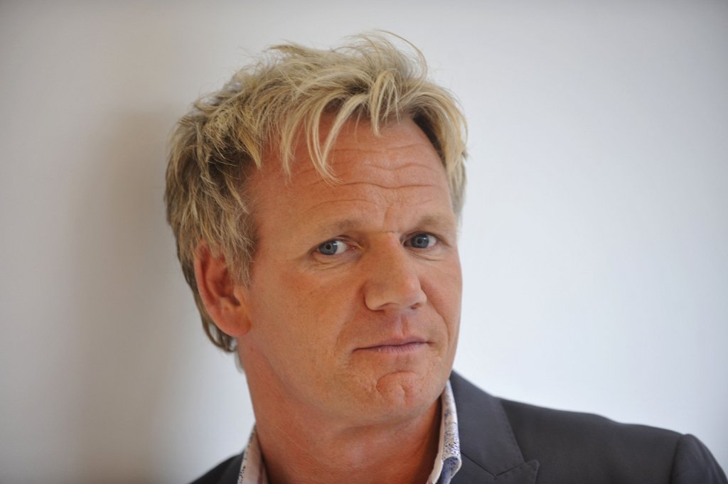 "This roll is so horrible Nicolas Cage wouldn't even accept it."
Пускаме това в оригинал, защото е дяволски добро, а в превода смисълът се губи, тъй като налице е игра на думи на английски. Рамзи се възползва от това, че думите roll (руло) и role (роля) имат сходно звучене, както и от добре известната склонност на актьора Никълъс Кейдж да се съгласява на участия в меко казано слаби филми. С други думи казва, че "Това руло/роля е толкова лоша, че дори Никълъс Кейдж няма да я приеме."