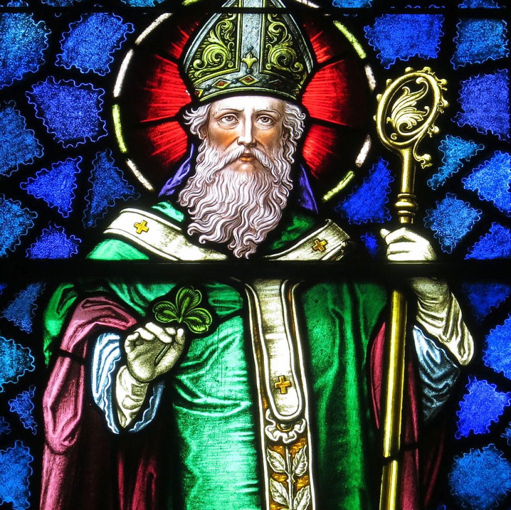 Saint_Patrick_Catholic_Church_(Junction_City,_Ohio)_-_stained_glass,_Saint_Patrick_-_detail