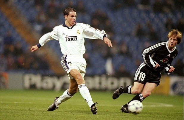 Фернандо Редондо
Голям футболист, който обаче имаше противоречия с президента Перес и през 2000 г. премина в Милан.