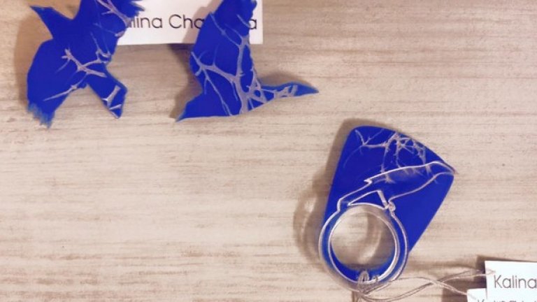 Произведенията на Калина Чанкова винаги са цветни, абстрактни, нестандартни вдъхновения от лятото.
https://www.facebook.com/kalina.chankova.7