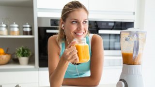 И някои от основните неща, които трябва да знаете преди да го включите в контакта