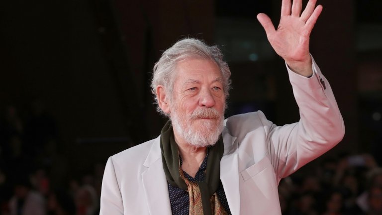 Актьорът Иън Маккелън попада в една от най-рисковите групи и вече получи първата доза от ваксината на Phizer/BioNtech срещу COVID-19.