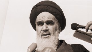Иранската революция: Раждането на Ислямската република
