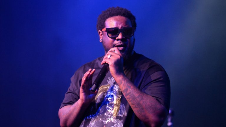 He Raps, He Sings на T-Pain и Лил Уейн като T-Wayne
През 2008, T-Pain и Лил Уейн са на върха на света. Те са направили огромен хит - "Got Money", който планират да превърнат в много по-голям успех - съвместен албум.
Шумът в Интернет трае месеци, но така и нищо не излиза на бял свят. После Лил Уейн е арестуван за незаконно притежание на оръжие, оставяйки T-Pain на сухо без партньор, който да го финансира (той тъкмо е в период на преговори за преминаване към лейбъла Young Money).
"Започнах адски много да пия, защото бях депресиран, и си мислех: 'Мамка му, Уейн е в затвора.' И почнах направо да обезумявам," казва T-Pain в интервю по-рано тази година. След като Уейн излиза от пандиза, той е твърде ангажиран, а T-Pain остава твърде депресиран, за да се връщат към идеята за албум заедно. Оръжието, дрогата и музиката не са добра комбинация.