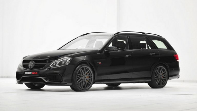 Най-практичният модел на Brabus – комби на базата на E63 AMG. Отново нови турбини, увеличаване на работния обем на 8-цилиндровия мотор до почти 6 литра, 850 конски сили и 1450 Nm, които обаче отново са с електронен ограничител. Семейна кола, нали?