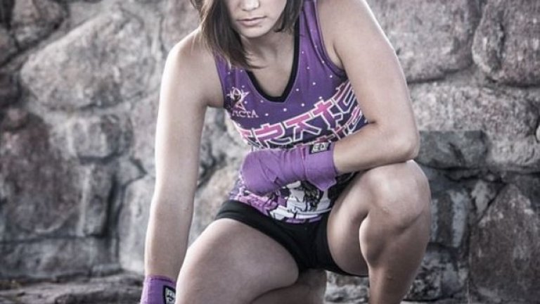 Мишел Уотърсън
UFC звездата Мишел има впечатляващи постижения: 13 победи и 4 загуби, а ролята на майка й допада и заема голяма част от живота й.