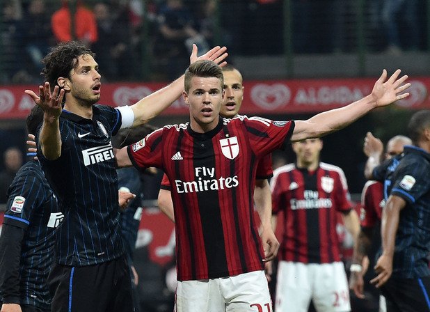 Неделя, 20 ноември:
21:45 часа: Милан – Интер
Големият футболен уикенд приключва с дербито на Милано. Символичният гост не е постигал успех в сблъсъка от октомври 2012-а, когато гол на Валтер Самуел зарадва „нерадзурите“. Моментната форма на Милан обаче е в пъти по-добра от тази на Интер, който е едва девети в класирането, докато „росонерите“ са в топ 3, на пет точки от лидера Ювентус.