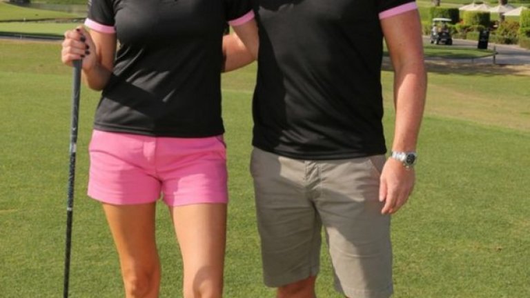 Роджърс стигна и до Дубай, за да се включи в благотворителен голф турнир с известната актриса и телевизионна водеща Денис ван Оутен.