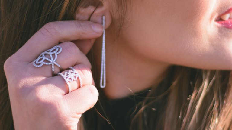 Денина Мартин с бижута от Folli Follie