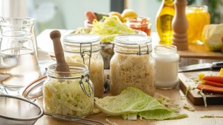 И ще имаме кисело зеле за мезе и за готвене