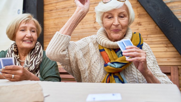 На заточениците (не по Яворов) тази година ще бъдат предоставени редица възможности за интелигентни забавления под формата на български филми, "Не се сърди, човече", табла и карти