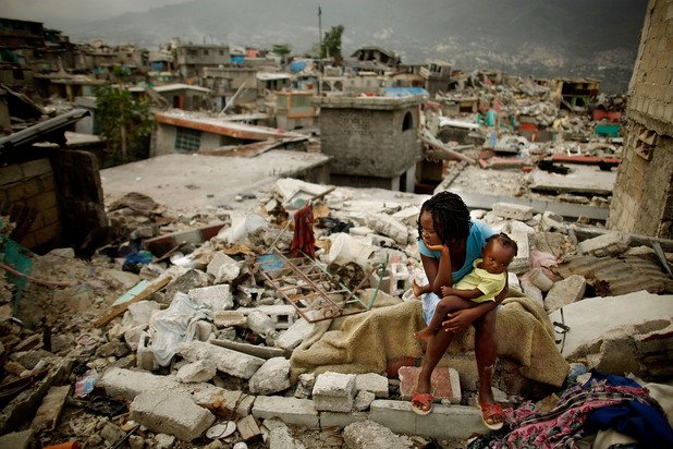 Земетресението в Хаити от 2010 г. е с магнитут 7 пи Рихтер и с епицентър на 25 км западно от столицата Порт-о-Пренс.
Земетресението започва в 16:53 ч. местно време на 12 януари и е последвано от 20 вторични труса. По оценка на Червения кръст около 3 милиона души са засегнати от земетресението.  Много от сградите са били нестабилни още преди земетресението, което е причина толкова хора да се окажат под руините. След земетресението, Хаити се изправя пред сериозна хуманитарна криза.

Загиват 222 570 души.