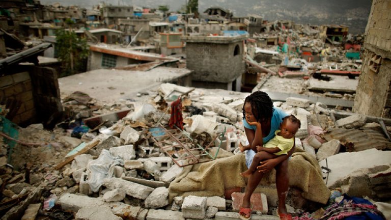 Земетресението в Хаити от 2010 г. е с магнитут 7 пи Рихтер и с епицентър на 25 км западно от столицата Порт-о-Пренс.
Земетресението започва в 16:53 ч. местно време на 12 януари и е последвано от 20 вторични труса. По оценка на Червения кръст около 3 милиона души са засегнати от земетресението.  Много от сградите са били нестабилни още преди земетресението, което е причина толкова хора да се окажат под руините. След земетресението, Хаити се изправя пред сериозна хуманитарна криза.

Загиват 222 570 души.
