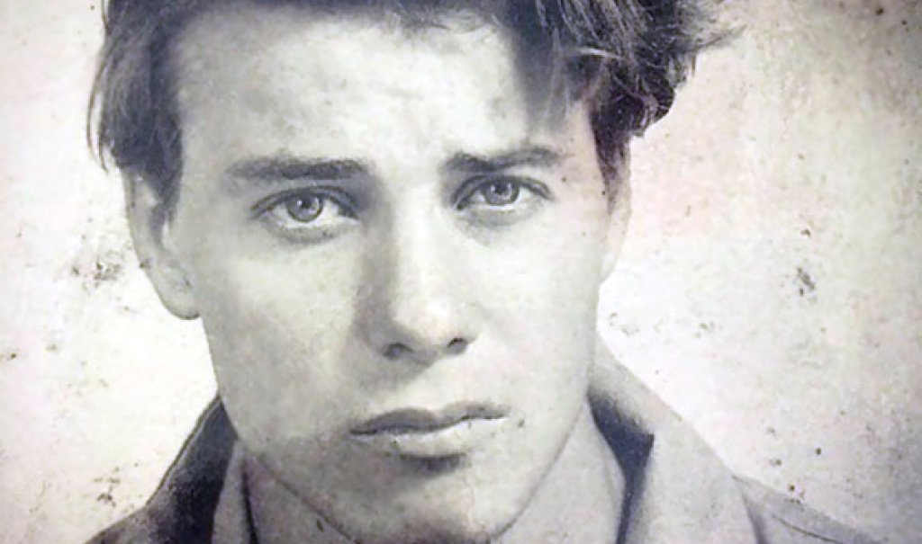 1941 г. – снимка на дядото като млад, точно преди да се присъедини към флота.