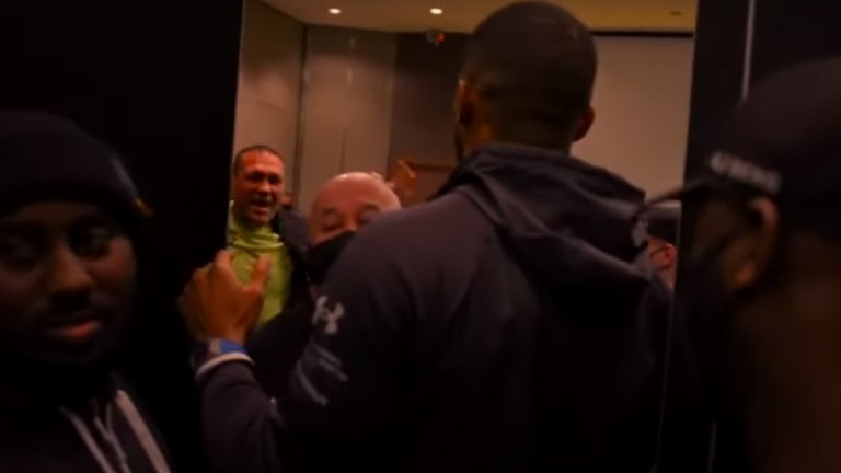 Ей Джей извади кадри как Кобрата му ръмжи в съблекалнята (видео)