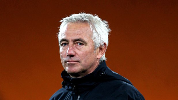 Треньорът на тоталното разочарование Холандия Берт ван Марвайк отказа да коментира бъдещето си