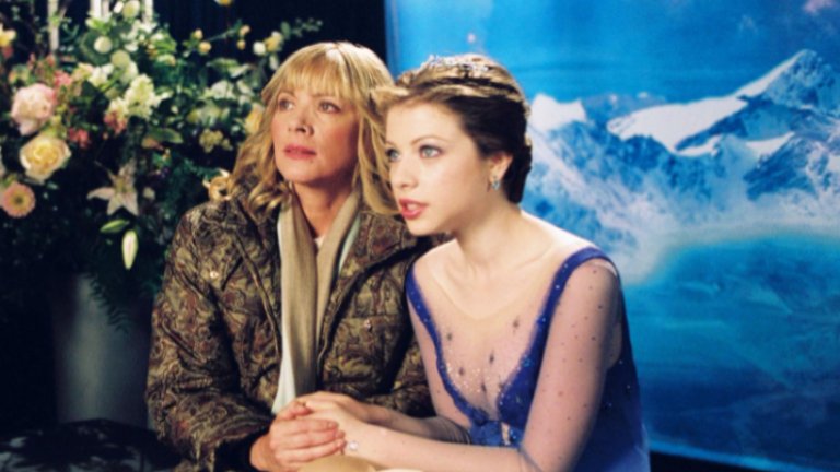 “Ледена принцеса”
Мишел Трактенбърг и Ким Катрал (Саманта от “Сексът и градът”) бяха незабравимо дуо в тийнейджърска история “Ледена принцеса”. В нея Трактенбърг играе отличничка по физика. Като част от училищен експеримент, тя отива на ледената пързалка, за да покаже как законите на физиката могат да изградят шампион по фигурно пързаляне. 
Но след първите си тренировки се влюбва в ледения спорт и сериозно се замисля дали да продължи да следва старата си мечта за кариера в науката.