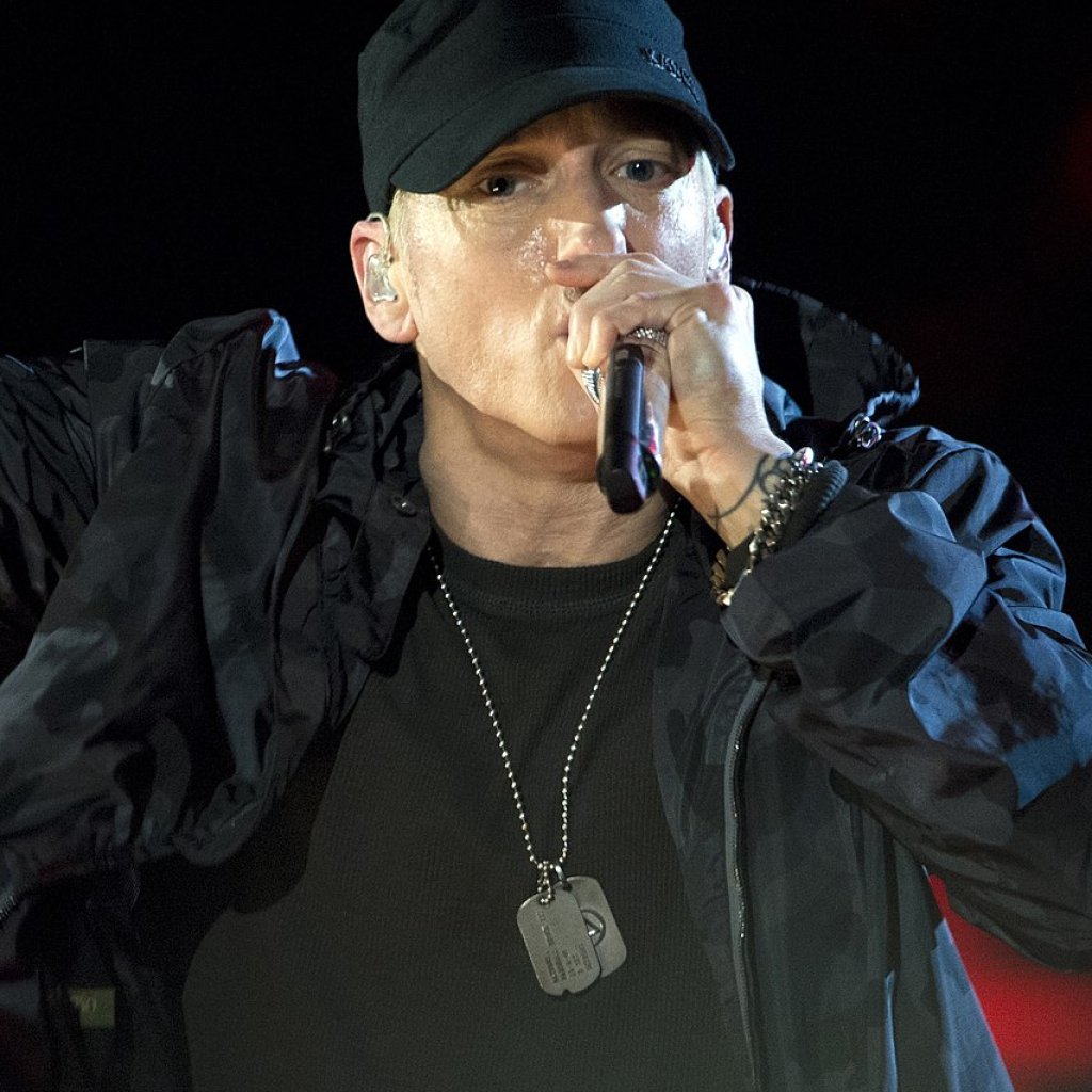 Eminem_-_Concert_for_Valor_in_Washington,_D.C._Nov._11,_2014_(2)_(Cropped)