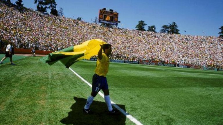 Празнуващият Ромарио на Мондиал 1994 г. в САЩ