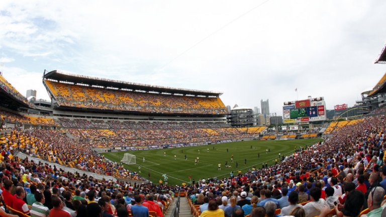 Стадионите в САЩ са огромни, а дори и при видимо сериозно количество празни места, както е в случая на мача Манчестър Сити - Милан в Питсбърг, пак има по над 50 000 фенове.