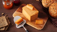 Заради брюност е измислен и ножът за сирене