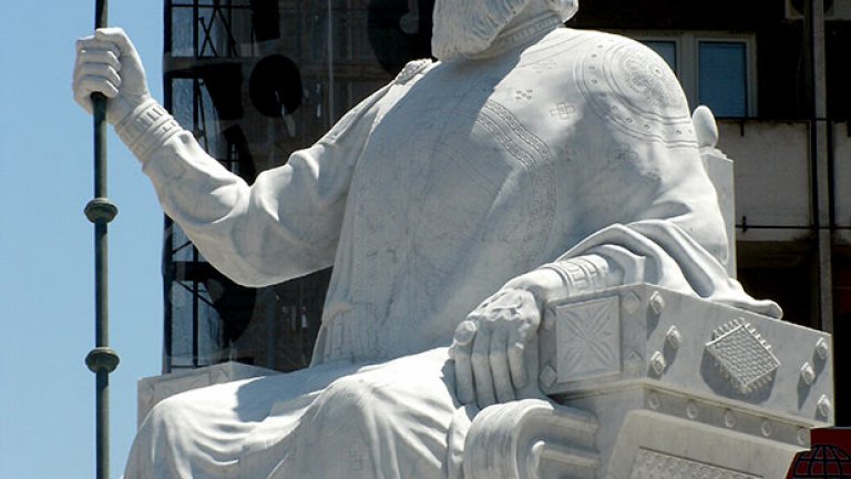 Статуята на цар Самуил обтегна отношенията между България и Македония