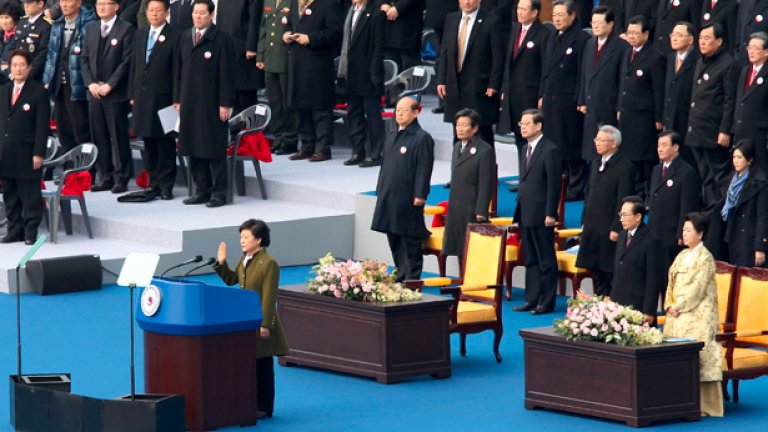Пак Геун-хи, първата жена - президента на Южна Корея,  призова комунистическият режим в Пхенян да бъде поставен в още по-голяма международна изолация