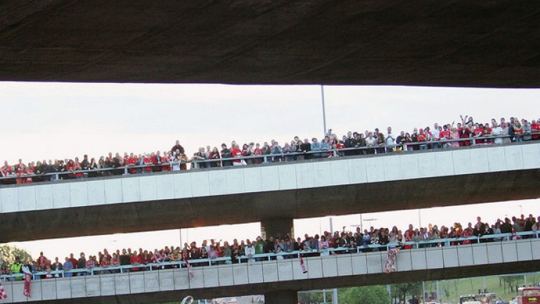 Парадът в Ливърпул събра 700 000 фенове на следващия ден. Клубът бе чакал 21 години за тази купа.