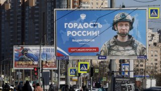 Вместо обещаните почести, те виждат предимно презрение