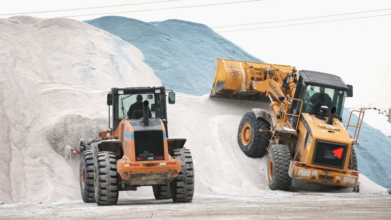 В Америка се използват огромни количества сол за поддръжка на пътищата.