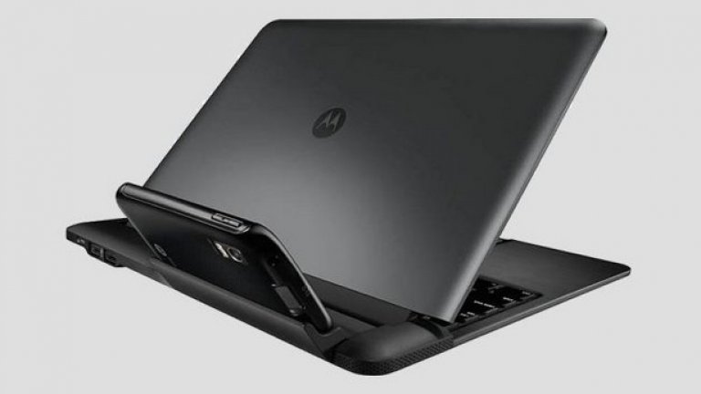 Лаптоп док
Кой може да забрави как през 2011 година се появи Motorola Atrix lapdock? Явно почти всеки. И може само да съжалява, защото той дава възможността да дадете на телефона си всичко, което му липсва – голям екран, истинска клавиатура и доста допълнителна батерия.
Колкото и хубава да е концепцията, такава док станция е тежка и доста скъпа (за малко над цената й можеше да се купи истински лаптоп). Идеята тогава отиде в боклука. Но дали? Windows 10 Mobile има функцията Display Dock, която доста прилича по идея. Стига Microsoft да успеят да я наложат на пазара…