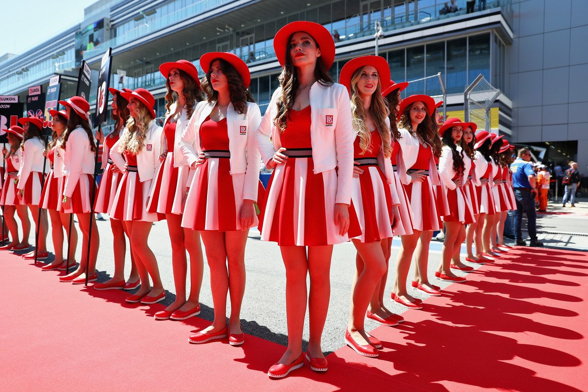 Защото нашите са най-красиви: Русия иска връщане на момичетата във Формула 1