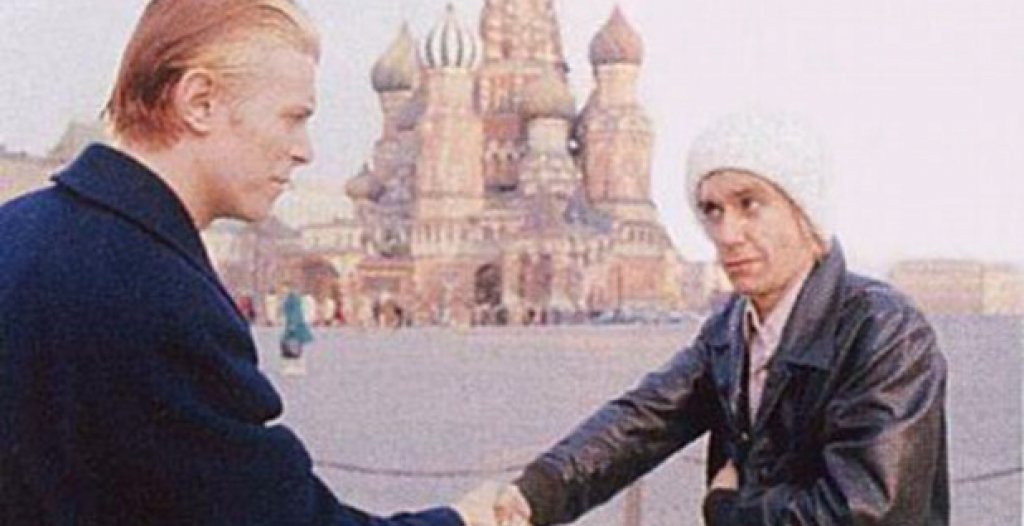 Три години - през 1976-та, Боуи отново се озовава в СССР, този път придружен от Иги Поп.