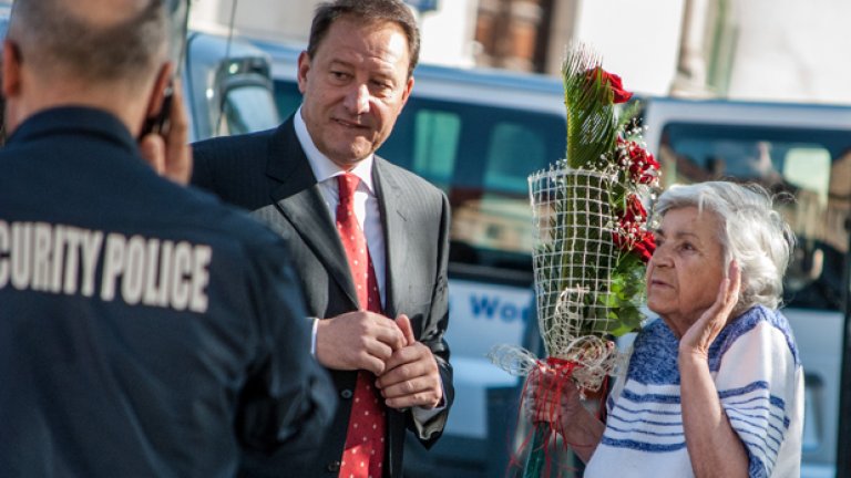 Радостни, зажаднели, депутати...