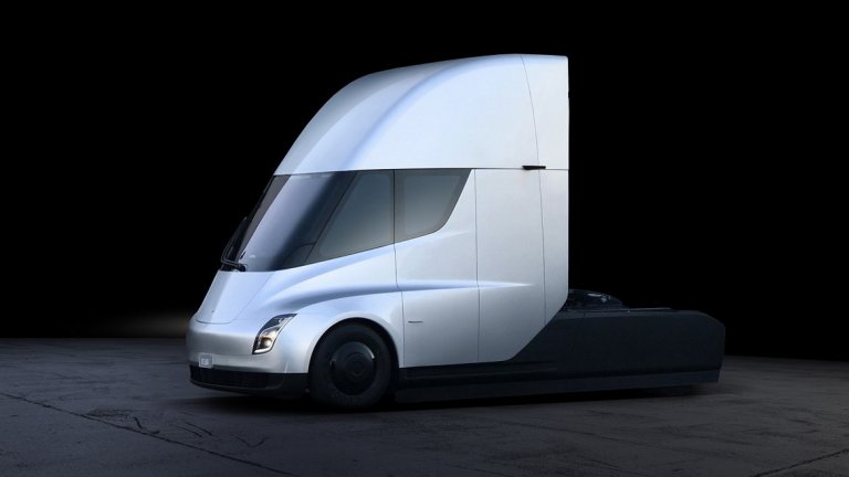 Електрическият камион на Tesla ще може да измине 800 км с едно зареждане на батериите.