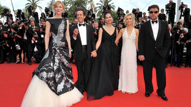 Кейт Бланшет (крайната вляво) най-вероятно ще си тръгне с Оскар за най-добра женска роля. Скандалите около личния живот на Уди Алън и несъвършенствата на филма му "Син жасмин" не помрачават страхотното изпълнение на австралийката