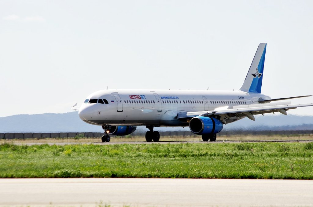 Kogalymavia (MetroJet) Airbus A321-231 EI-FBH, Kurumoch International Airport, 22 August 2013