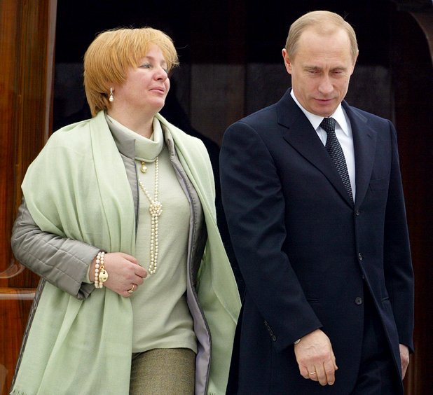 Семейство "Путин" прекалено рядко се появяваха заедно пред публика