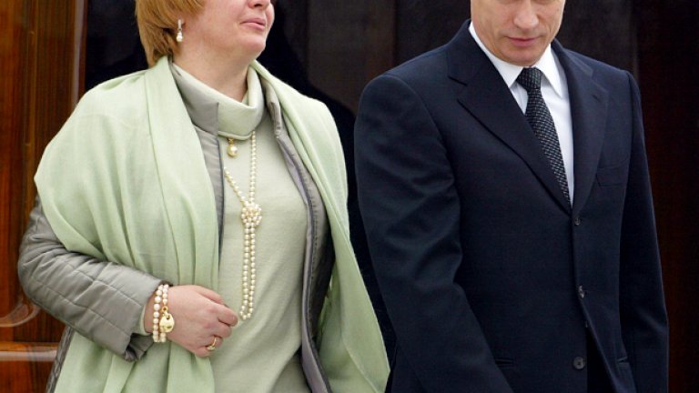 Семейство "Путин" прекалено рядко се появяваха заедно пред публика