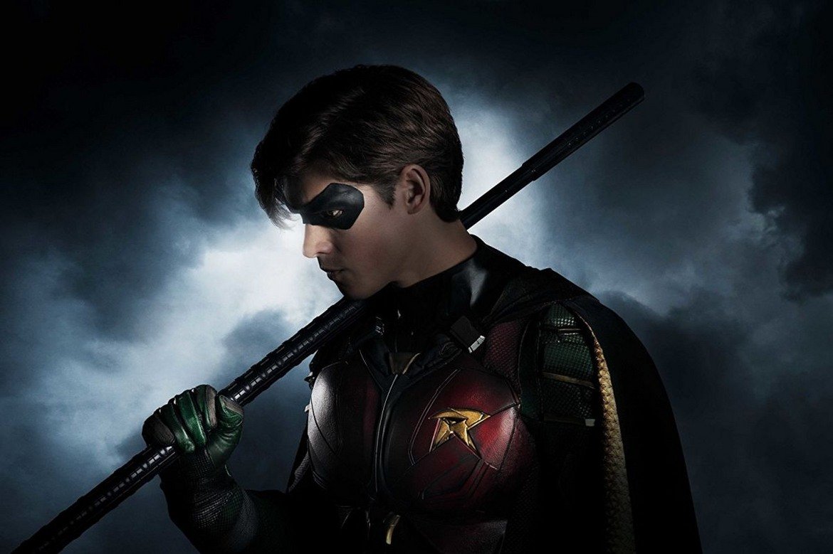 DC Universe ще съблазнява зрителите със сериали по комикси. В най-очакваното им заглавие "Titans" ще видим екип от млади супергерои. Централна роля в него ще има партньорът на Батман - Робин. Ролята е поверена на Брентън Туейтс, който играе Хенри Търнър в "Карибски пирати: Отмъщението на Салазар".