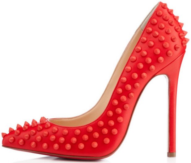 CHRISTIAN LOUBOUTIN

Модел „Pigalle“ от червена кожа, состър нос (колекция 2013)

Този чифт обувки е показан като един от най-красивите   модели в света. Макар тези секси обувки да съществуват и в черен и бял вариант,   модните експерти са единодушни, че червеният модел е просто неустоим.   Собственици на този модел   са Мегън Фокс, Оливия   Уайлд, Рене Зелуегър и много други.